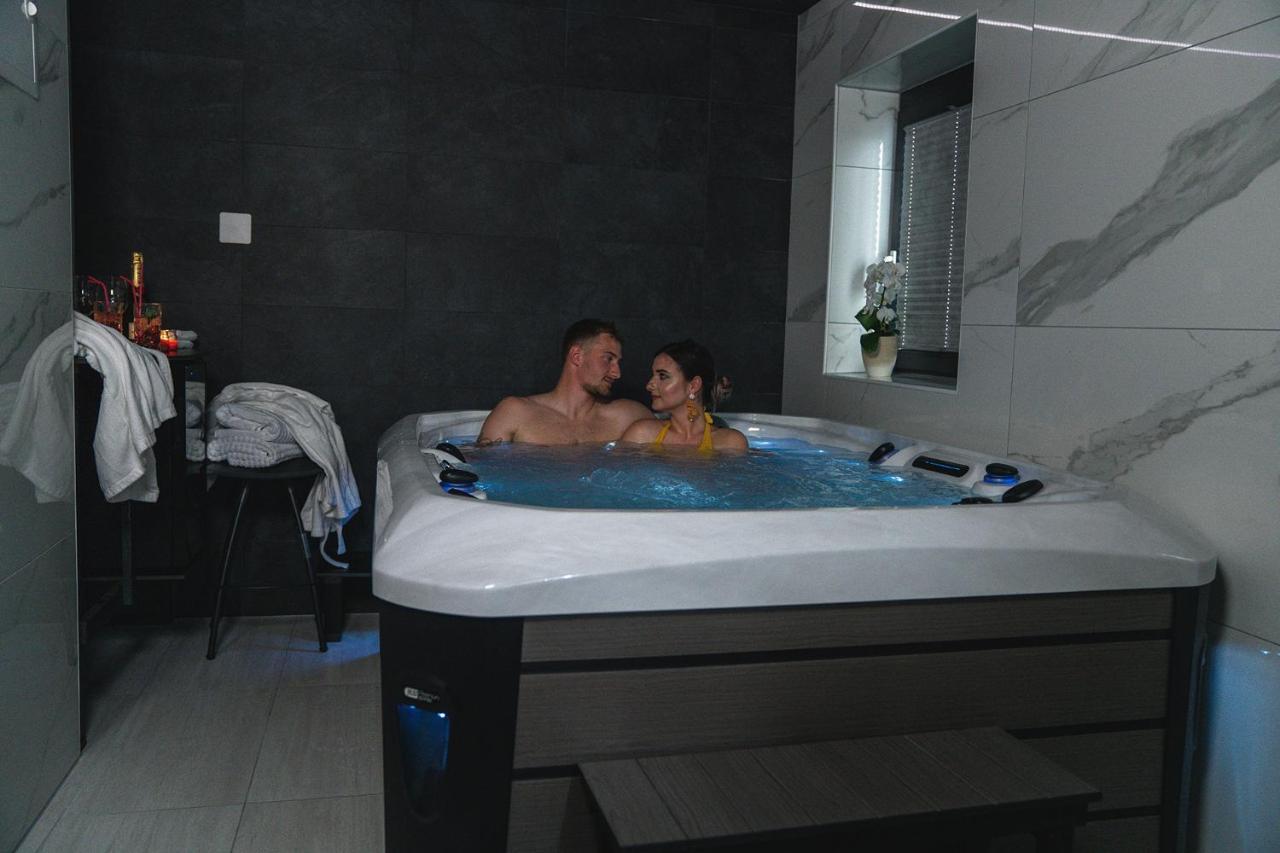 B&B La Siesta Markovci 외부 사진